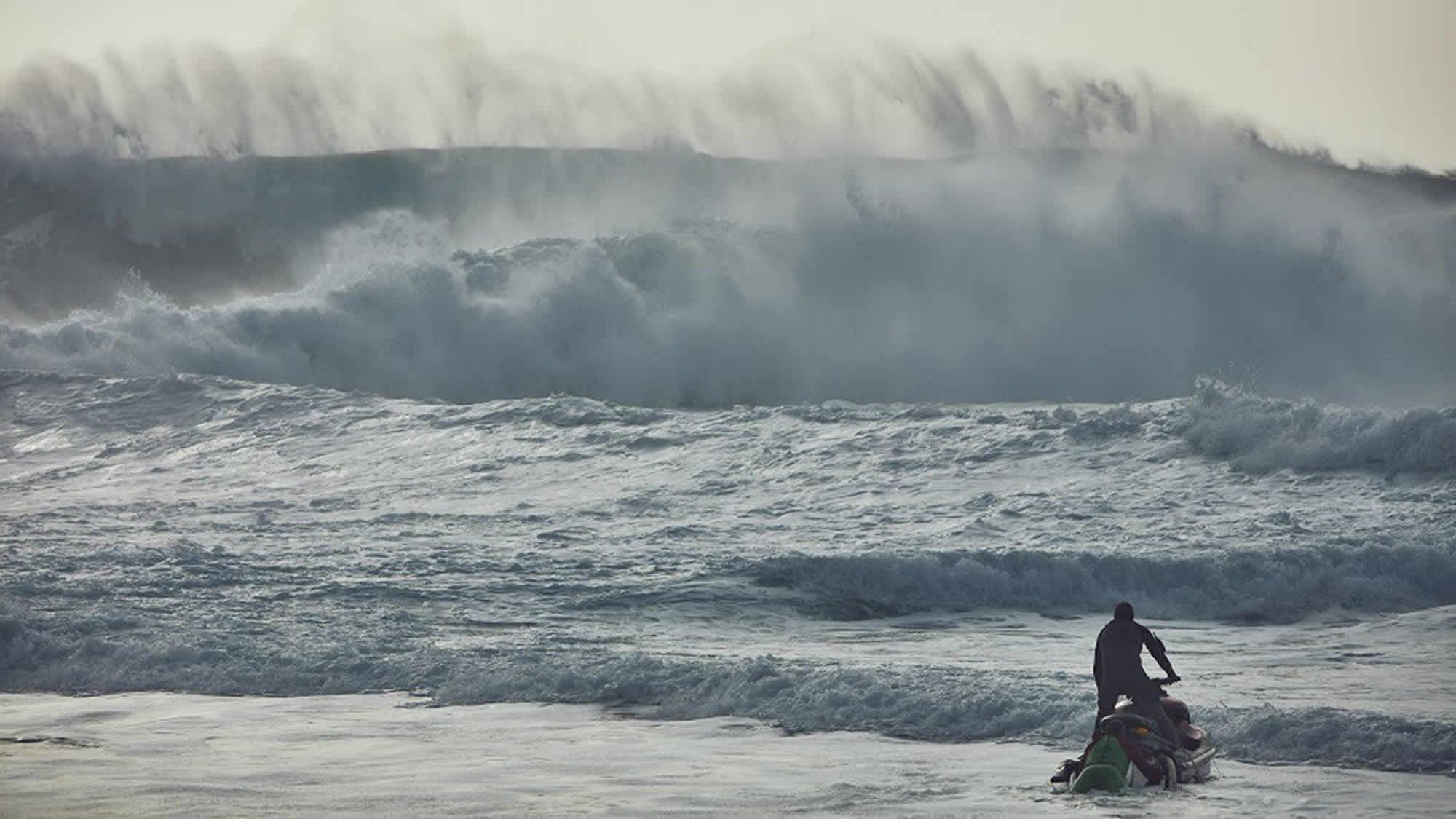 Eric Akiskilian - Big Wave Surfer